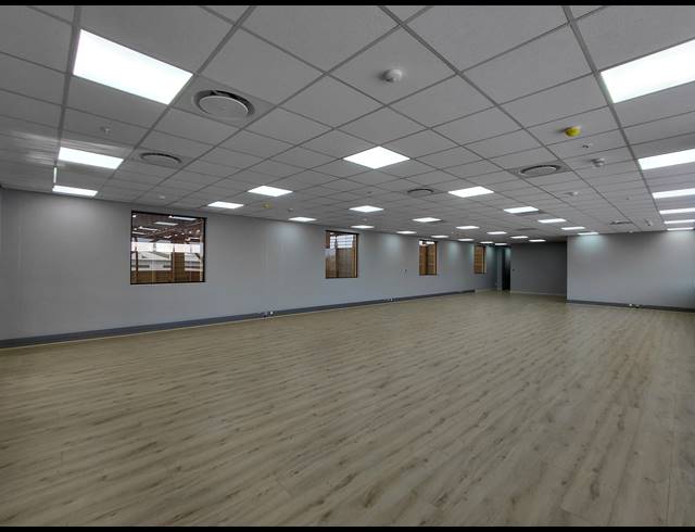 6,700M² WAREHOUSE TO LET IN BREDELL